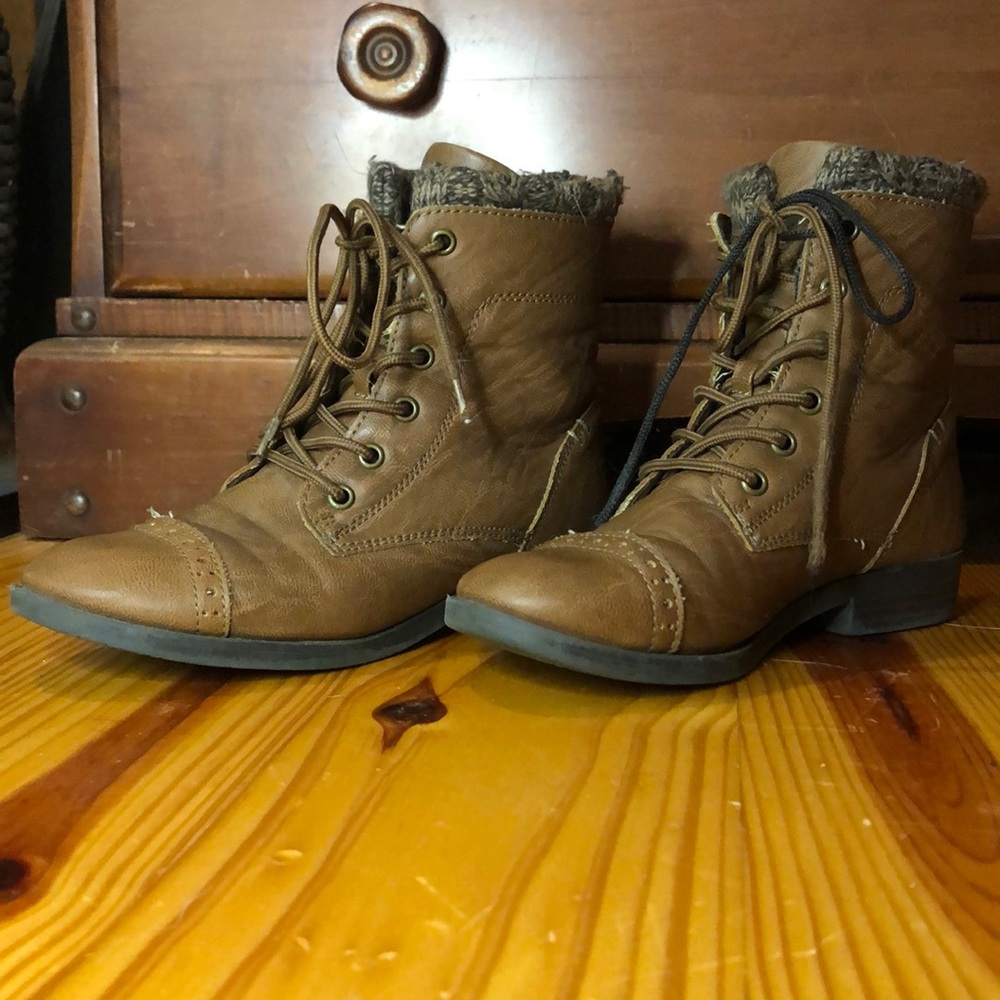 Light Brown MUDD ankle boots